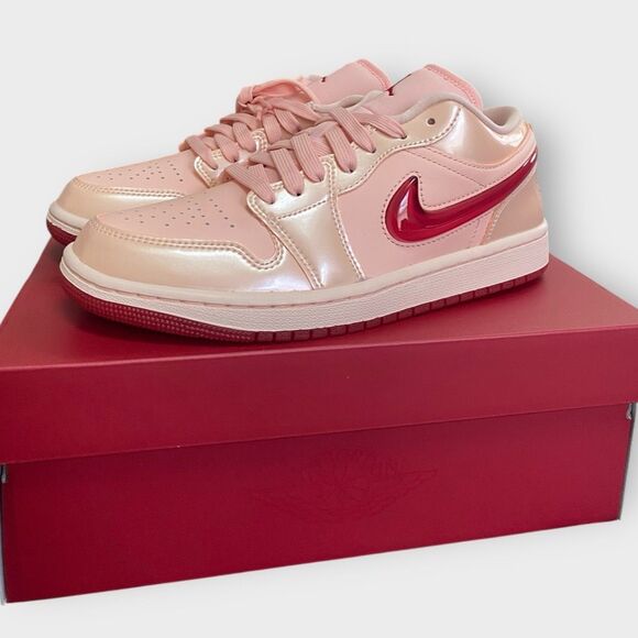 Nike Air Jordan 1 SE Low Patent "Valentine's Day’ HF3174 600 Womens size 8.5 New - Picture 2 of 12
